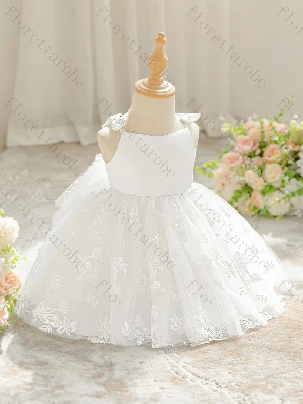 Customized White Flower Girl Dress with Embroidered Tulle Skirt Sleeveless Square Neck Bow Shoulder Wedding Baptism Party Gown