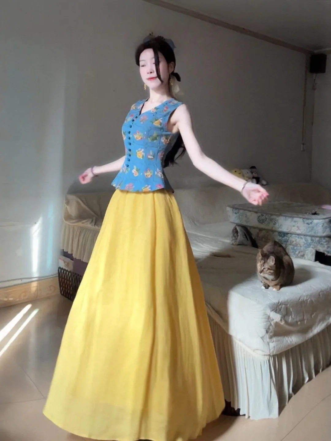 

Ретро-комплект из двух предметов: топ-жилет и юбка, создающий ощущение роскоши, элегантный готовый образ, лето 2026, женский модный комплект из смесового хлопка