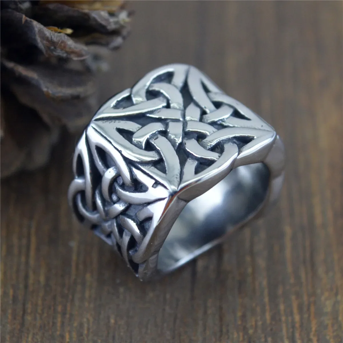 

Stainless Steel Men's for Ring Size 7-13，Viking Celtic Knot Pattern Ring
