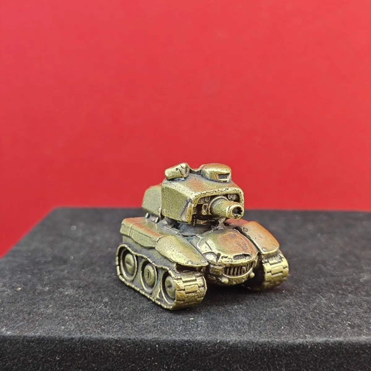 

​​Antique Brass Main Battle Tank Model - Metal Armor Vehicle with Moving Turret, Collectible for Desk Decor Metal Handicrafts