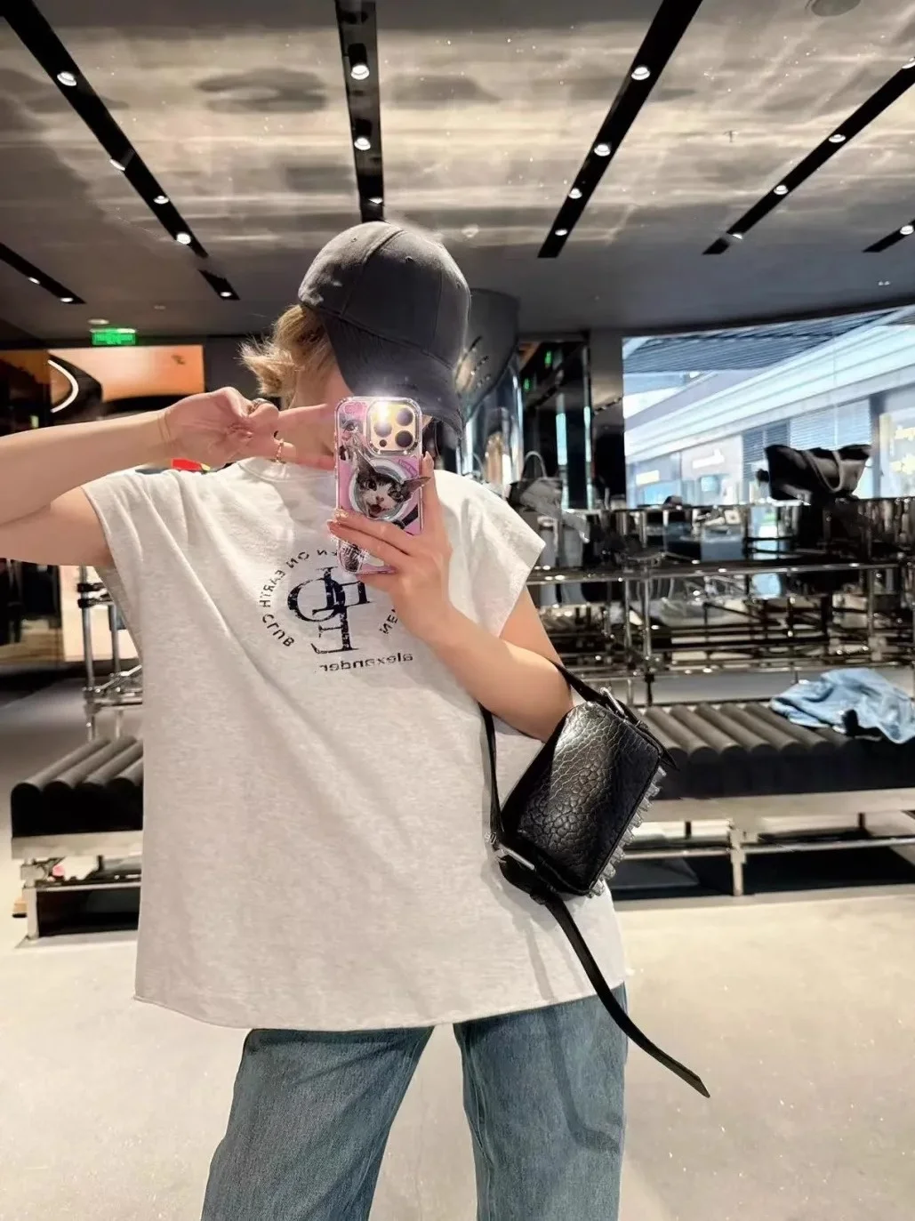 

Весна 2026: Свободная футболка с круглым вырезом и буквенным принтом, повседневный спортивный винтажный жилет-топ для женщин, модный принт с элементами дизайна