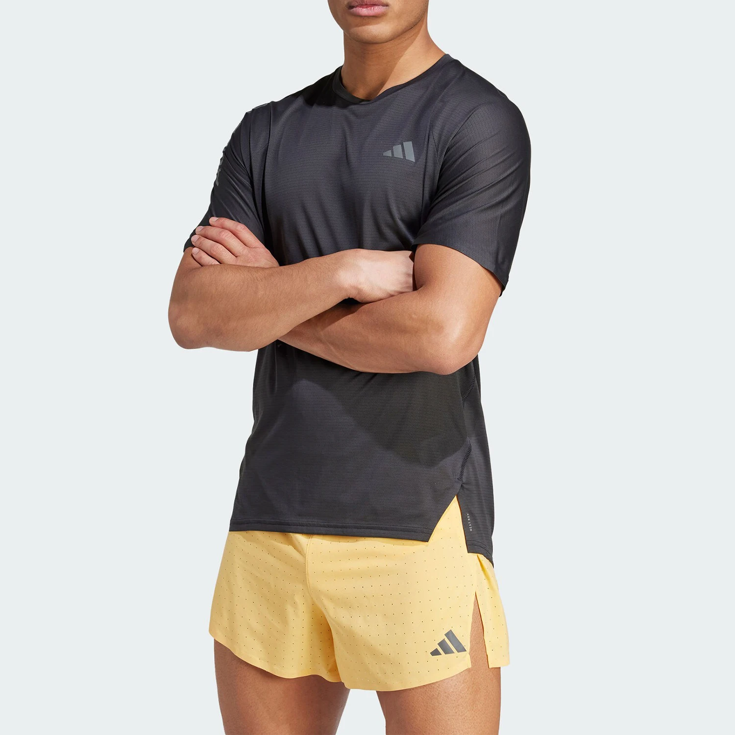 

Официальная мужская спортивная футболка для бега Adidas ADIZERO TEE M IK9718