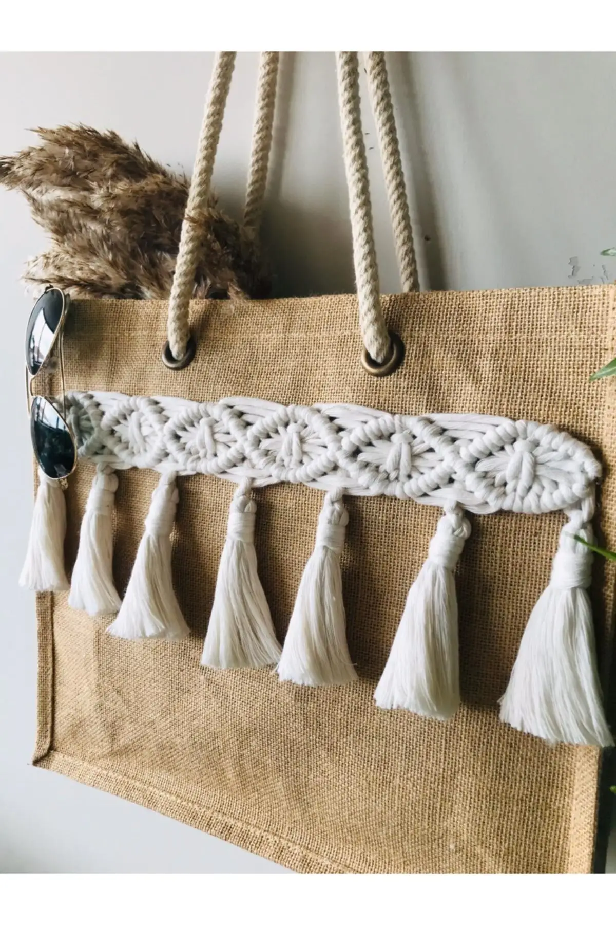 Bolso de playa de paja para mujer, elegante tejido resistente para la playa, tendencia de moda de verano, práctico modelo de borla blanca, 2021