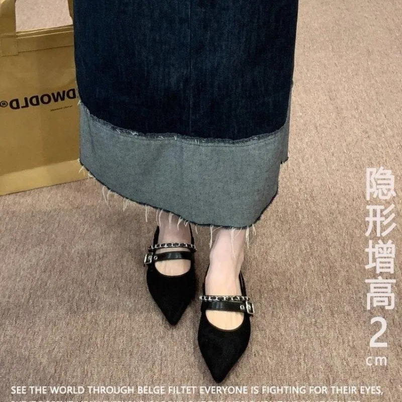 

2026, весенние новые модные бархатные туфли Мэри Джейн с острым носком и бриллиантами, повседневная женская обувь большого размера на плоской подошве 40