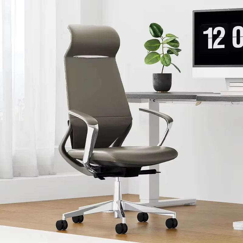 เก้าอี้สำนักงานหนังพนักพิงสูงฐานอลูมิเนียมอัลลอยด์ หมุนได้ พร้อมที่วางแขน สำหรับใช้ในบ้านหรือสำนักงานผู้บริหาร