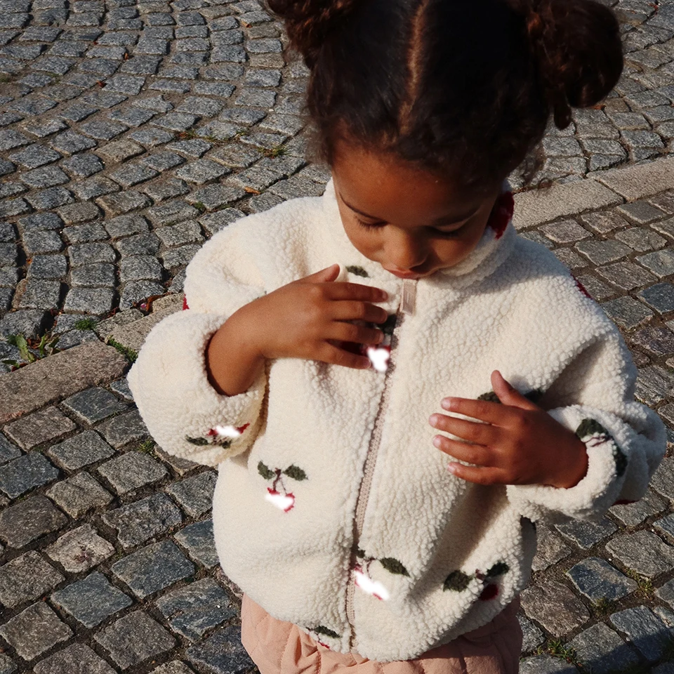 ملابس الفتيات KS ملابس الأطفال الشتوية هريرة القوس سوان خنفساء مخطط الكرز نمط معطف شعر الضأن #4