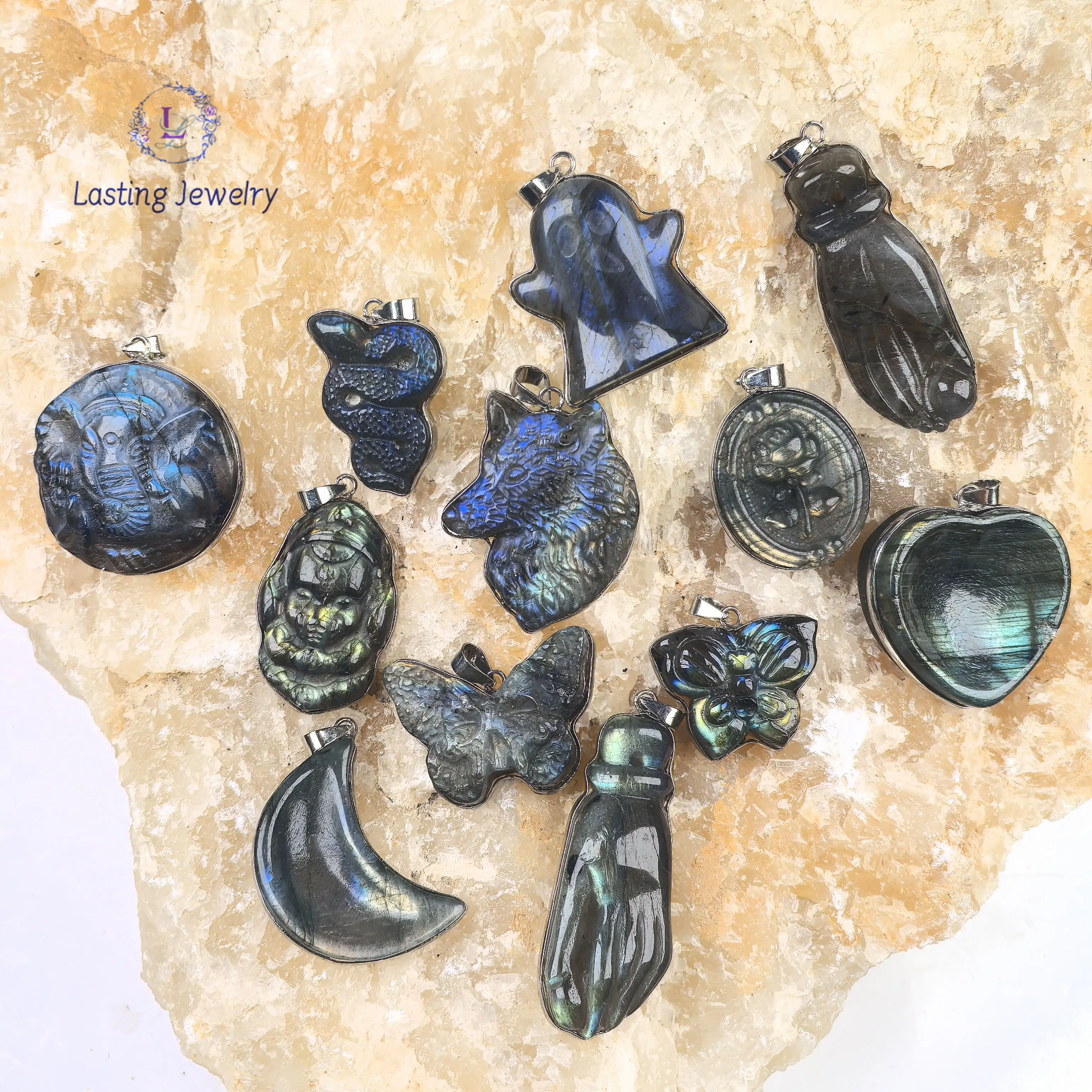 

Natural Labradorite Carved Pendants Wolf Snake Bytterfly Elephant Ghost Moon Heart Palm Flower Charms Necklaces Jewelry Gifts