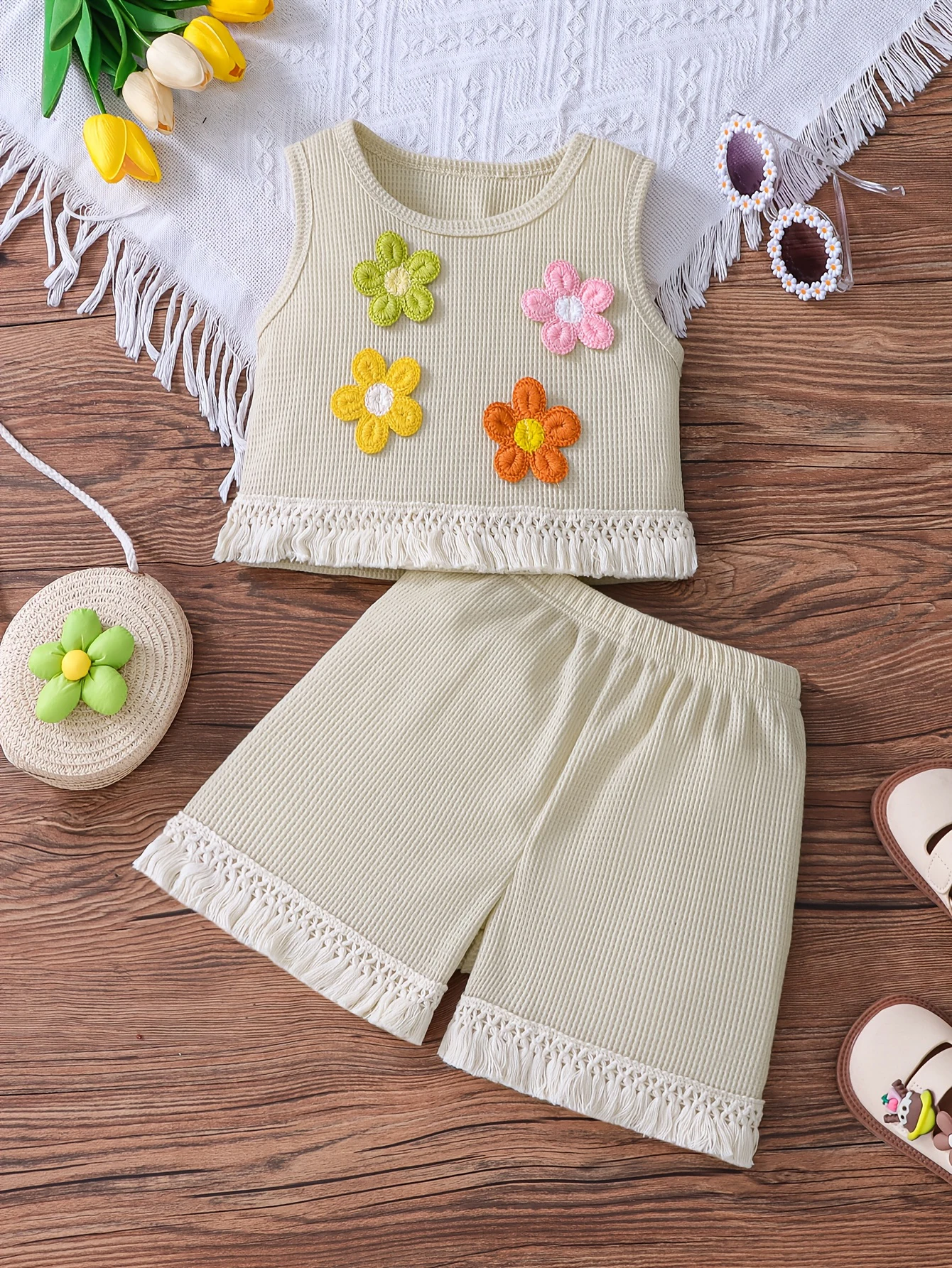2pcs Girls' Summer Floral Patch Crew Neck Tank Top and Casual Shorts Set, Children's Summer Elegant and Sweet Outfit