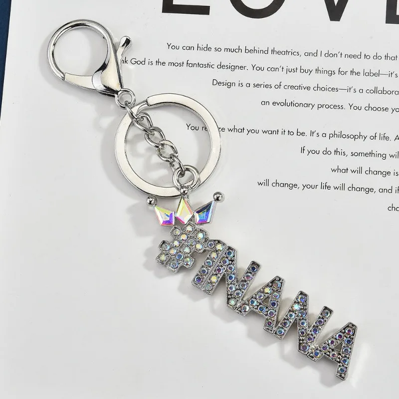 هدايا رسائل حب لكبار السن: سلاسل مفاتيح جديدة بأحرف حب، وسلاسل مفاتيح مرصعة بالألماس، وحقائب، ومعلقات مفاتيح عبر الحدود