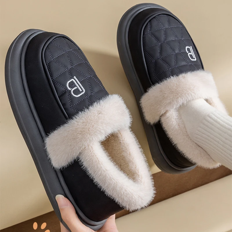 

Зимние женские нечеткие тапочки на платформе 2025 года — теплая домашняя обувь на меховой подкладке с нескользящей толстой подошвой, уличные повседневные стеганые лоферы