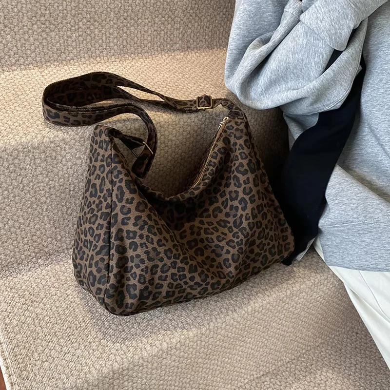 

Trendy Casual Soft Textile Women's Shoulder Bag Large Capacity Leopard Print Female Retro Crossbody Bag For Commute Outings