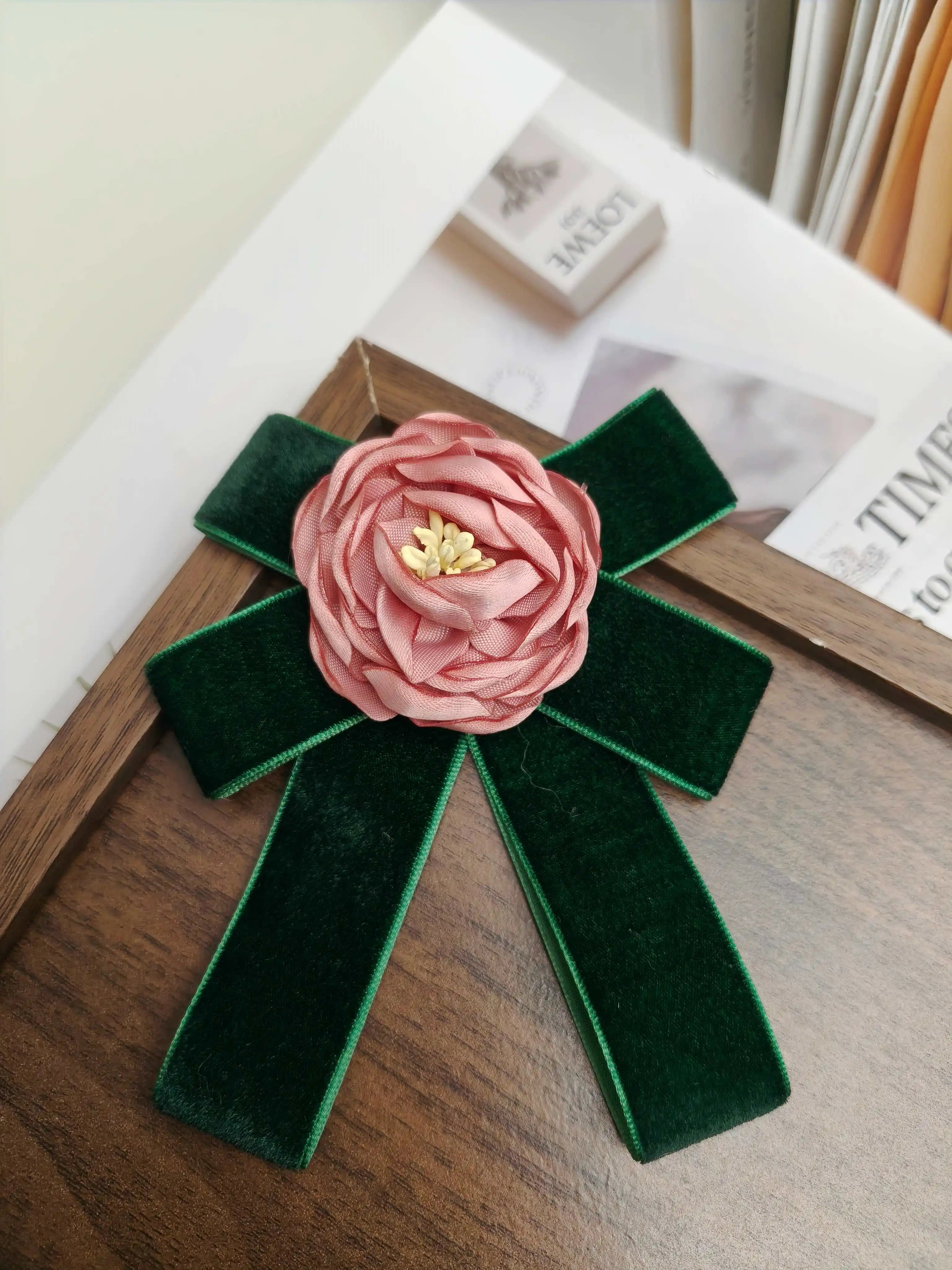 French-Style Vintage Dark Green Velvet Double-Layer Bow Tie, Handmade Fabric Three-Dimensional Camellia Flower Collar Accessory, Elegant Girl's Shirt and Suit Flower Collar Decoration, Versatile Accessory for Photoshoo