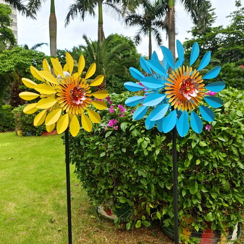 

Home Gardening, Natural Decoration, Garden Balcony, Outdoor Windmill, Painted Flowers And Leaves, Contrasting Colors, Wrought