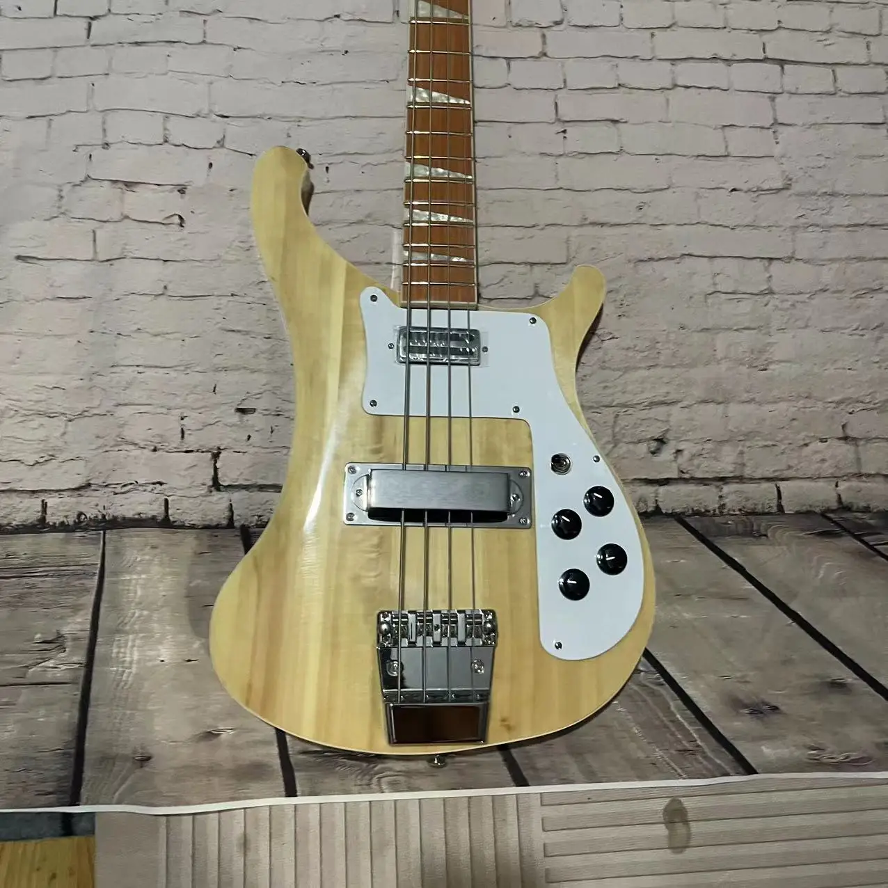 In stock, 4 chord Rickenbaker electric bass, solid wood color same body bass electric guitar, chrome plated accessories, factory