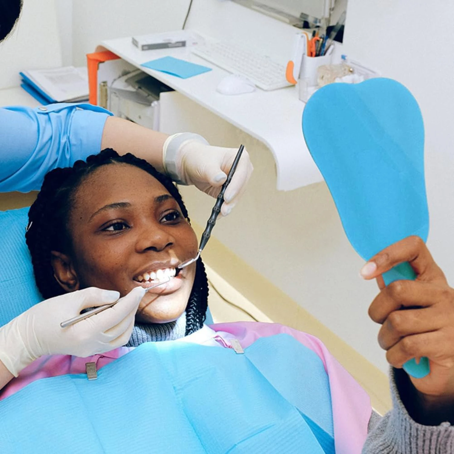 Make   Hand Held  Tooth Shaped  Dental  Tool Cosmetic Hand   Patient  Wide Viewing Angle Makeup  2Pcs Portable