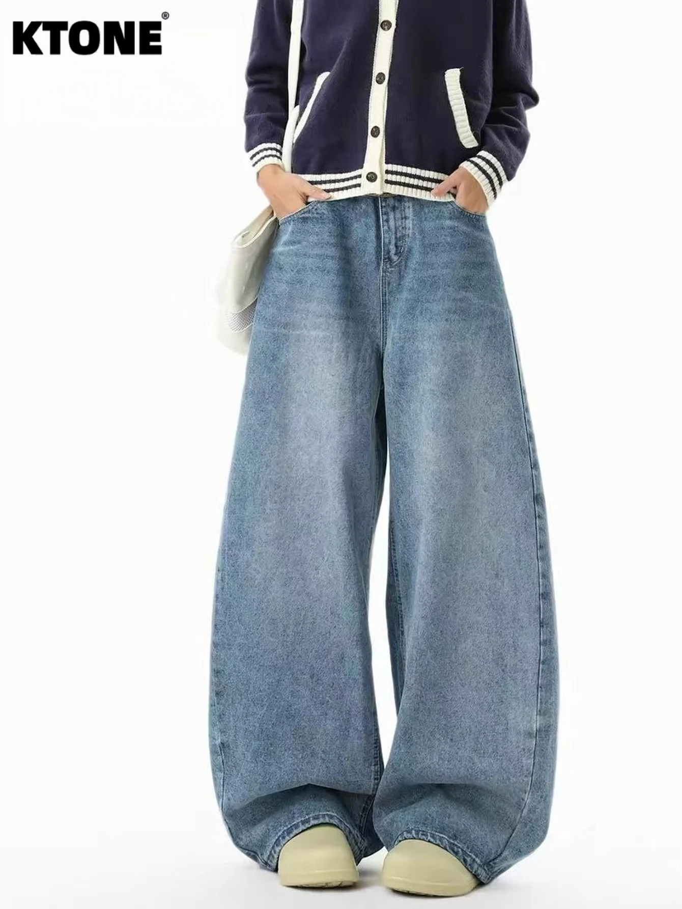 

Light Retro Y2K Original Blue Baggy Jeans For Man For Dating Drip Denim No accessories or belts included