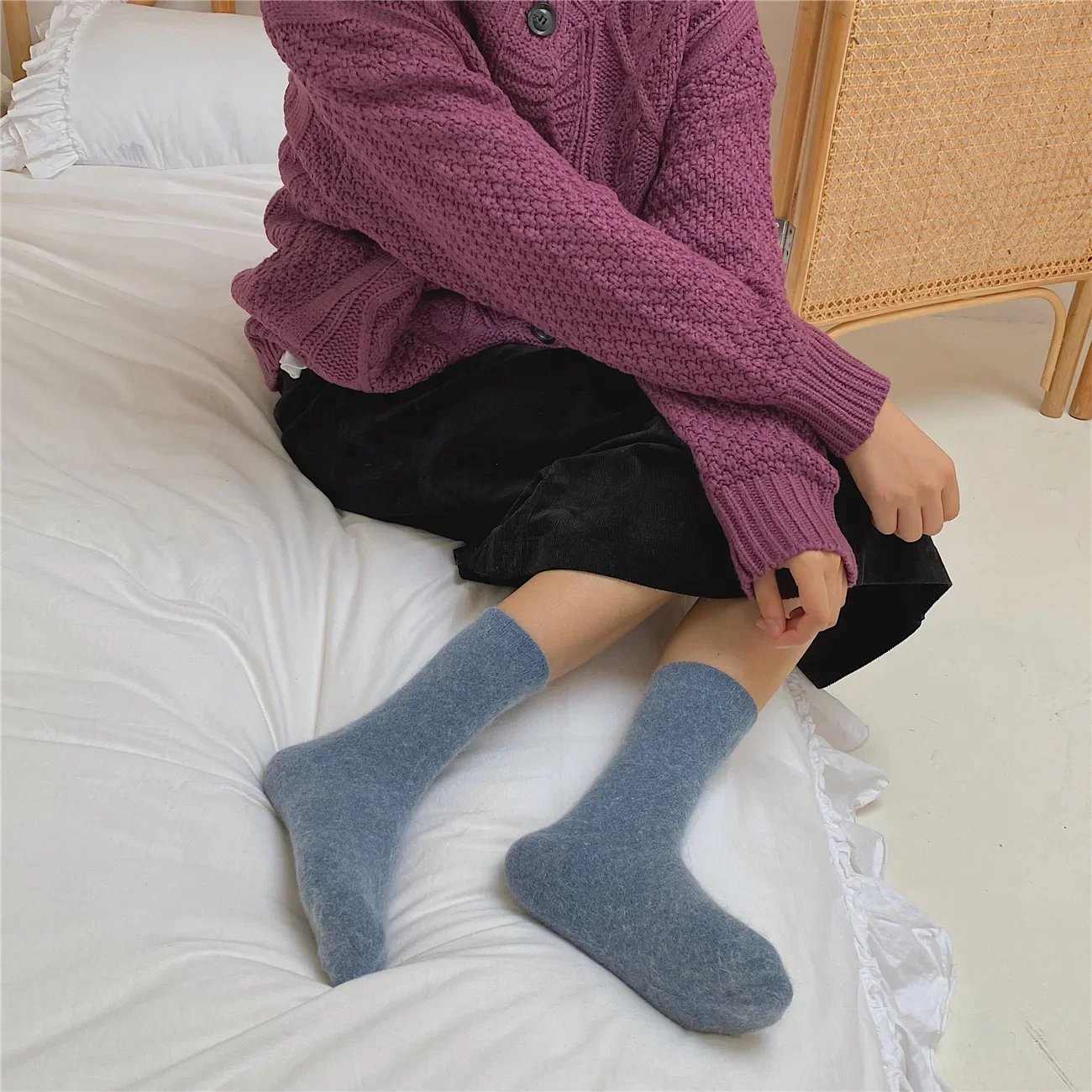 

Thicken Warm Women Socks Fashion Winter Solid Color 25% Rabbit Hair Thermal Crew Socks Soft Warmer Homewear Floor Sleeping Socks