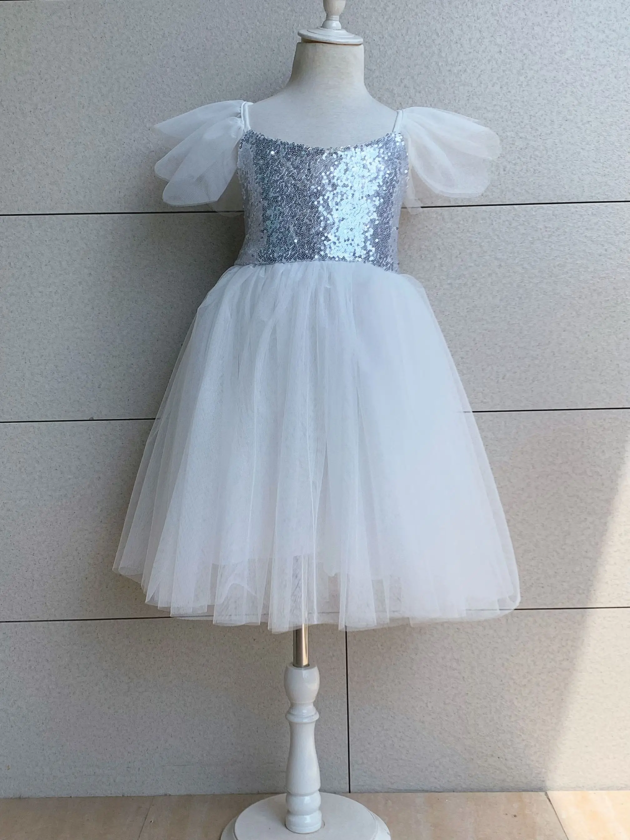 Retail Girls Summer Sequins Dress Princess Dress Christmas Dress Girl  Kids Dresses