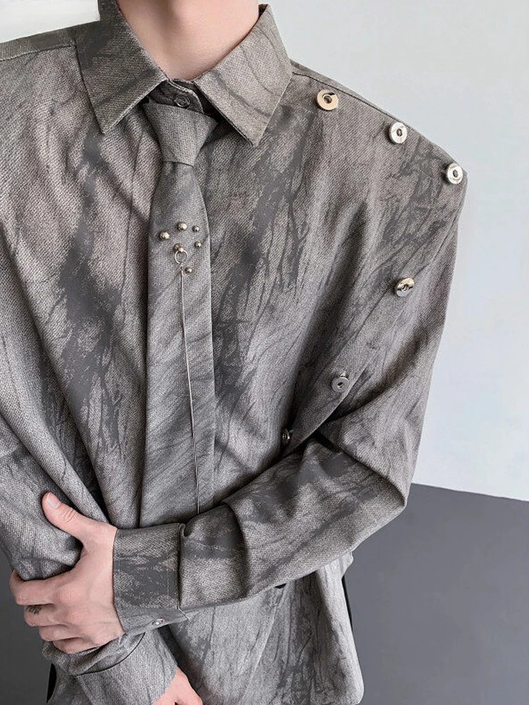 2025 Spring and Autumn New Men's Retro Style Gray Gradient Design Asymmetrical Placket Padded Shoulder Self-tie Shirt