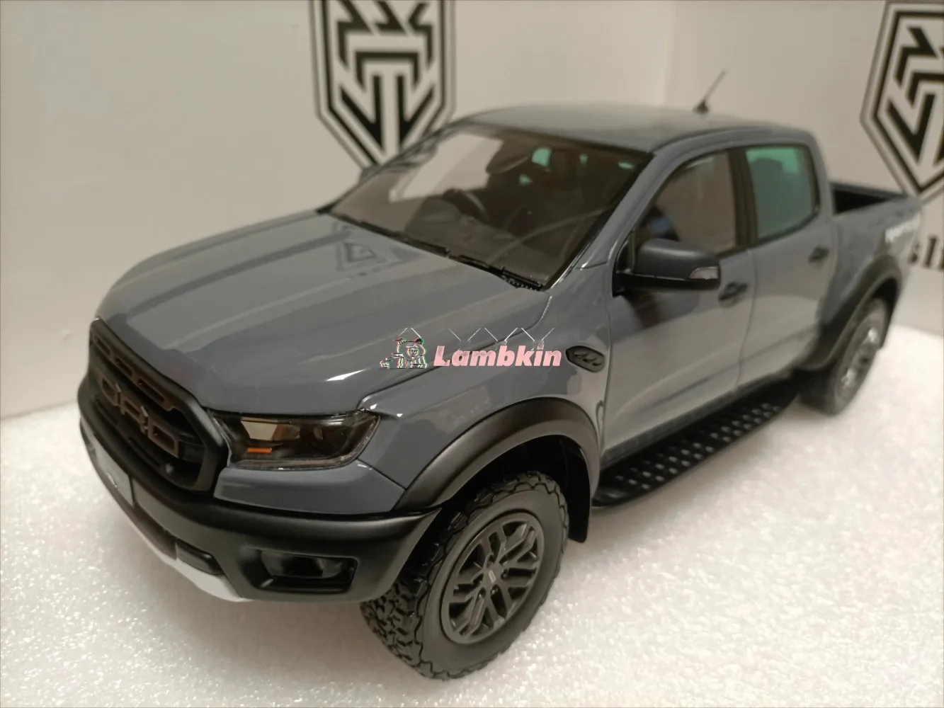 Feelslike 1/18 frod Ranger Raptor pickup resin unopenable truck model Collectible Ornaments gifts miniature car model