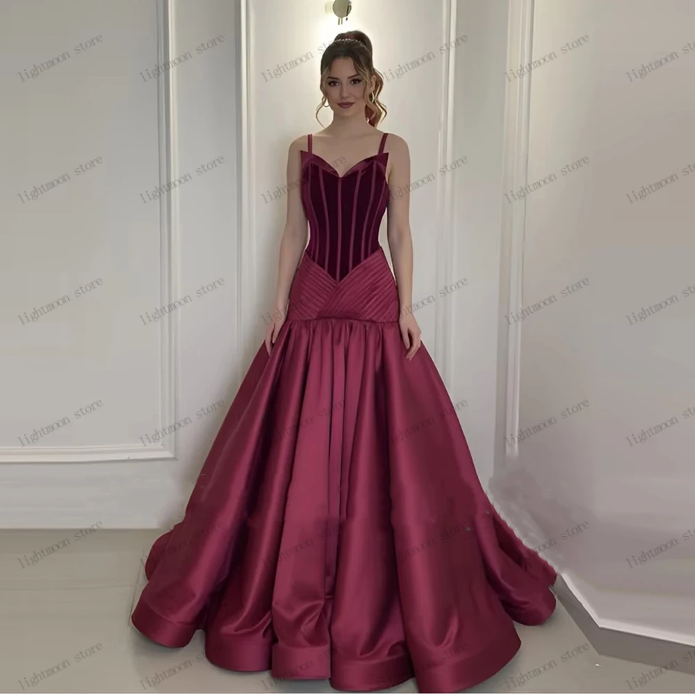 Proste sukienki wieczorowe Nowoczesne sukienki na studniówkę Bez ramiączek Bez pleców Suknie na formalne przyjęcia Urocze Vestidos De Gala Szyte na miarę 2026