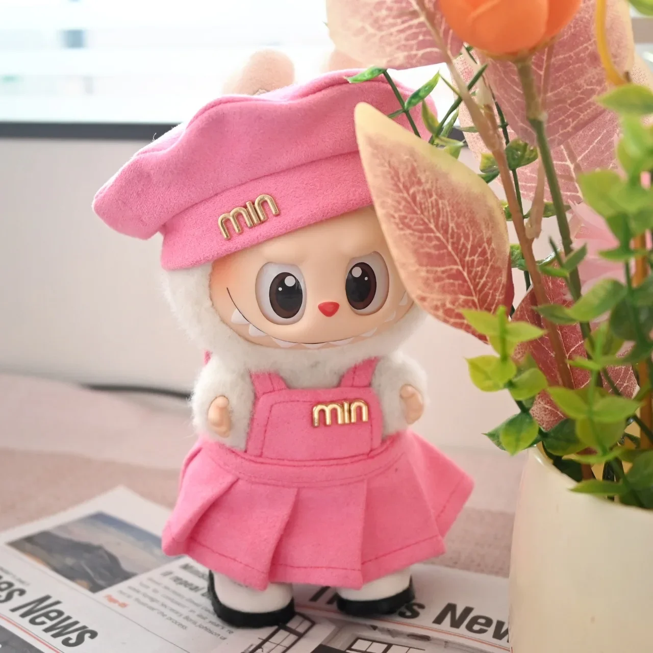 

Labubu Sitting Party Series Classic Dress Grid Style Small Fragrance for Labubu Kid Gift Labubu Clothes