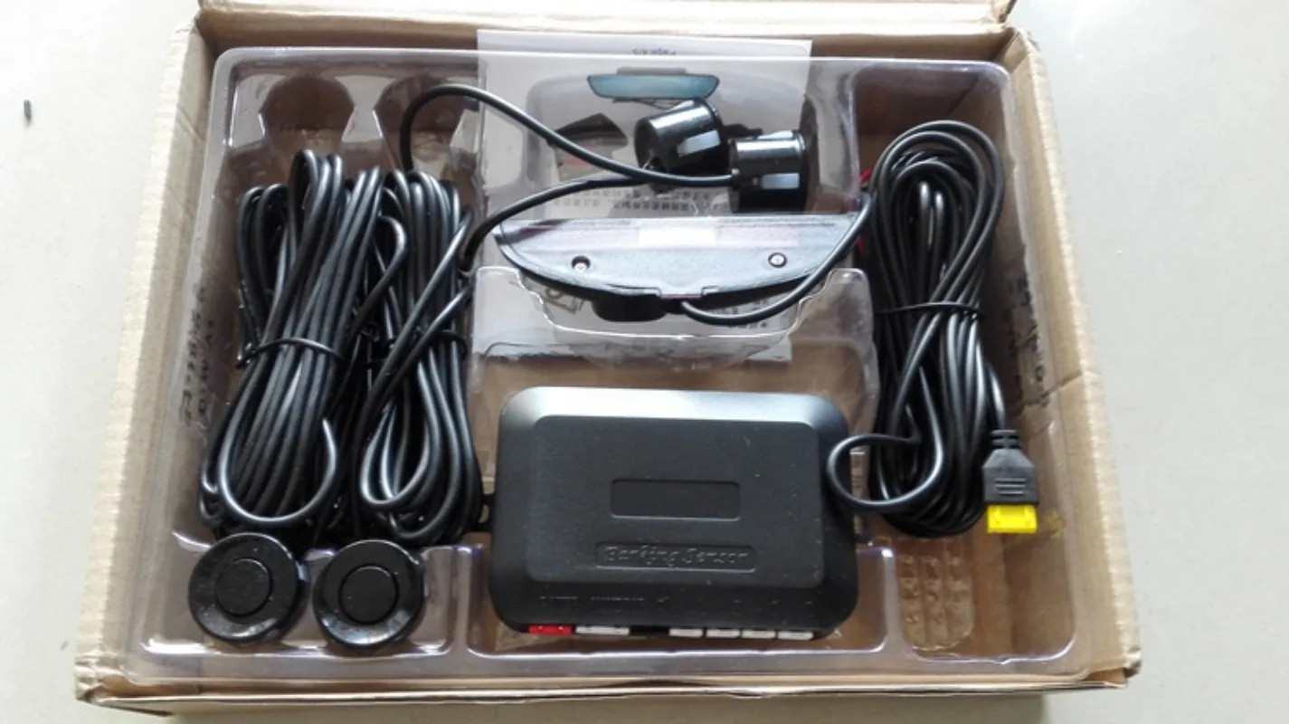 Автомобильный реверсивный радар, 4-зонный, голосовой двухъядерный сердечный экран в форме полумесяца, универсальный модернизатор автомобиля