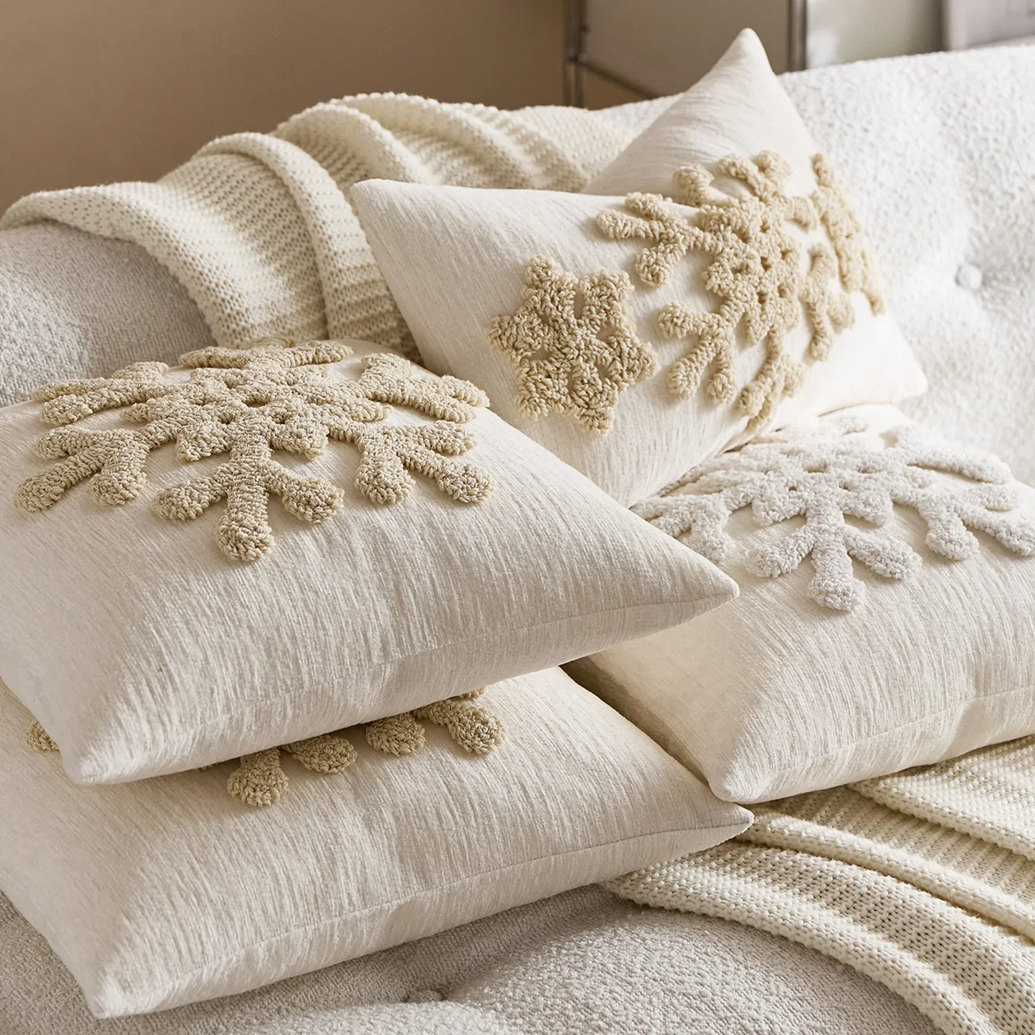 

Christmas 3D Looped Pile Tufted Cushion Cover Christmas Tree Snowflake Pillowcase Chenille Luxury Throw Pillowcase Holiday Decor