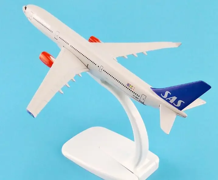 スタンド付き飛行機モデル,スカンジナビアsas,合金金属,エアバス330,a330,ギフト飛行機,16cm