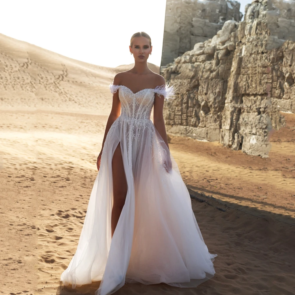 Vestidos de novia bohemios con hombros descubiertos, escote en forma de corazón con cuentas y abertura lateral, vestidos de novia de playa personalizados