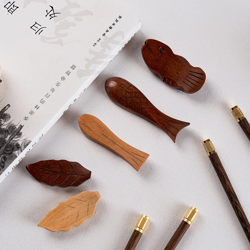 Wooden Chopsticks Rest Fish Leaf Shaped Spoon Fork Rack Japanese Sushi Chopsticks Holder Chinese Food Tableware Kitchen Supplies