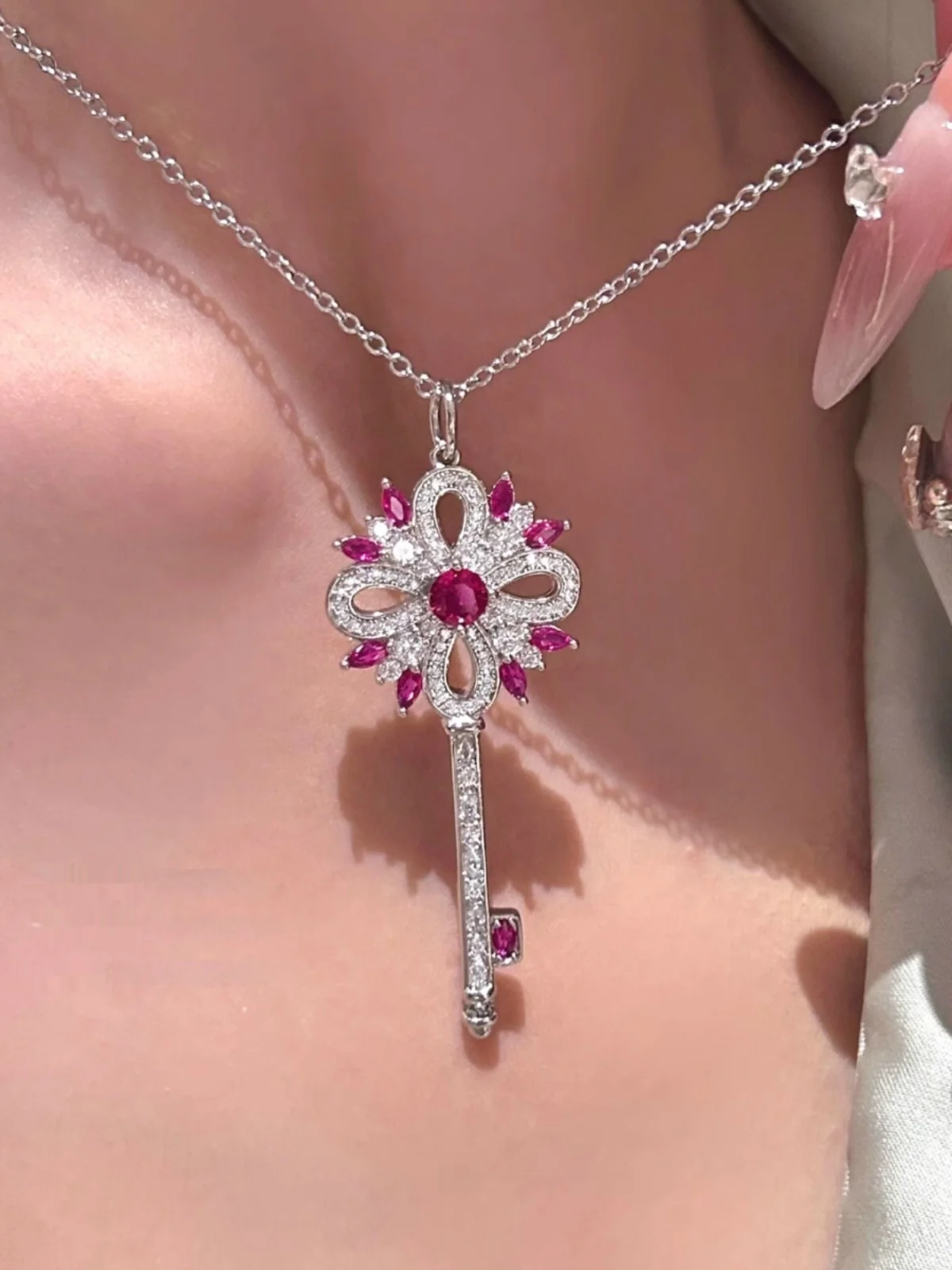 victoria-vh-jie-heavy-industry-key-nelace-luxury-sensation-clavicle-chain-sweater-chain-blood-red-pigeon-color-silver-je