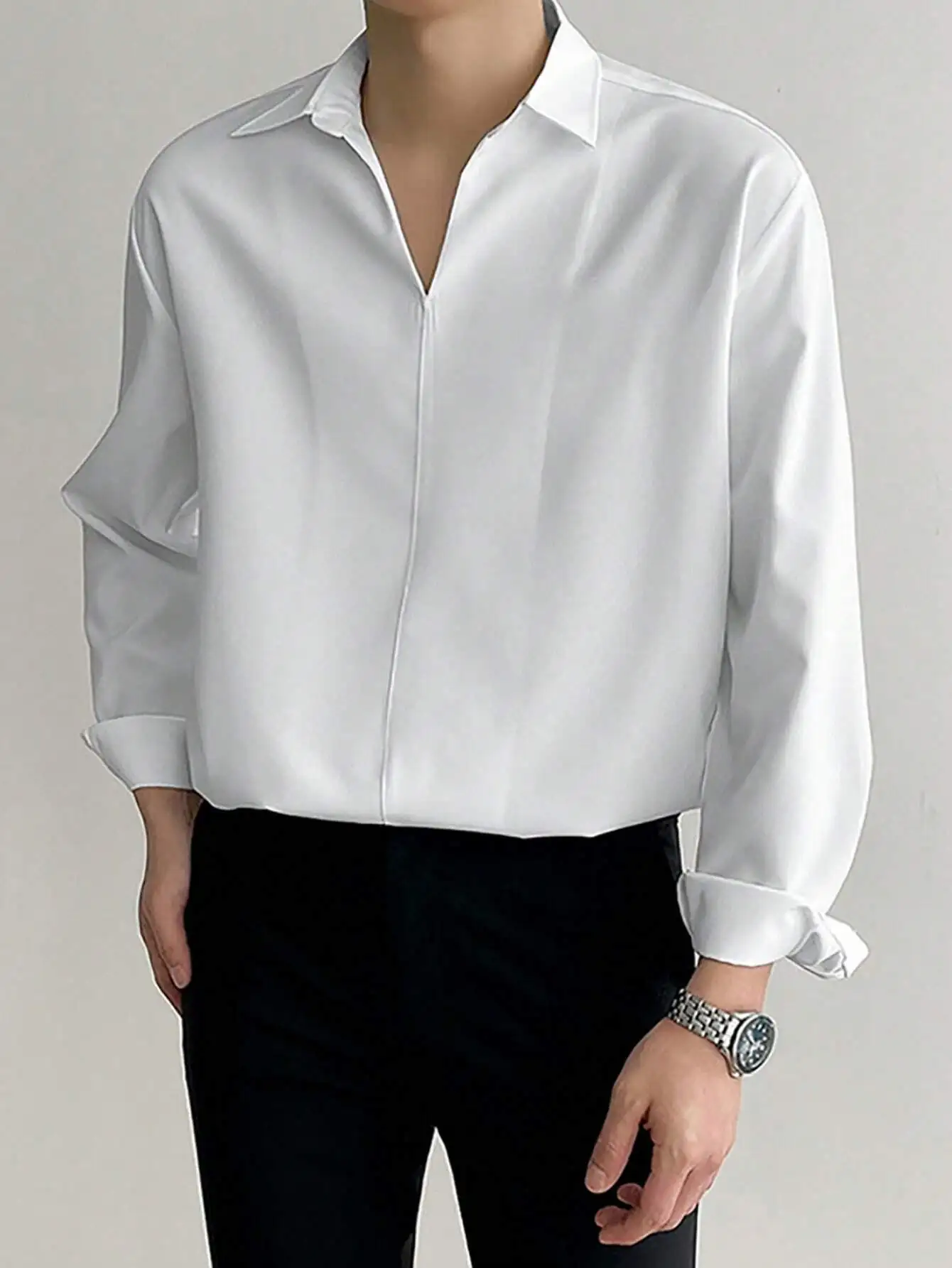 

Loose Fit Solid White Long Sleeve Men's Shirt, Casual Slim Cut for Daily Wear