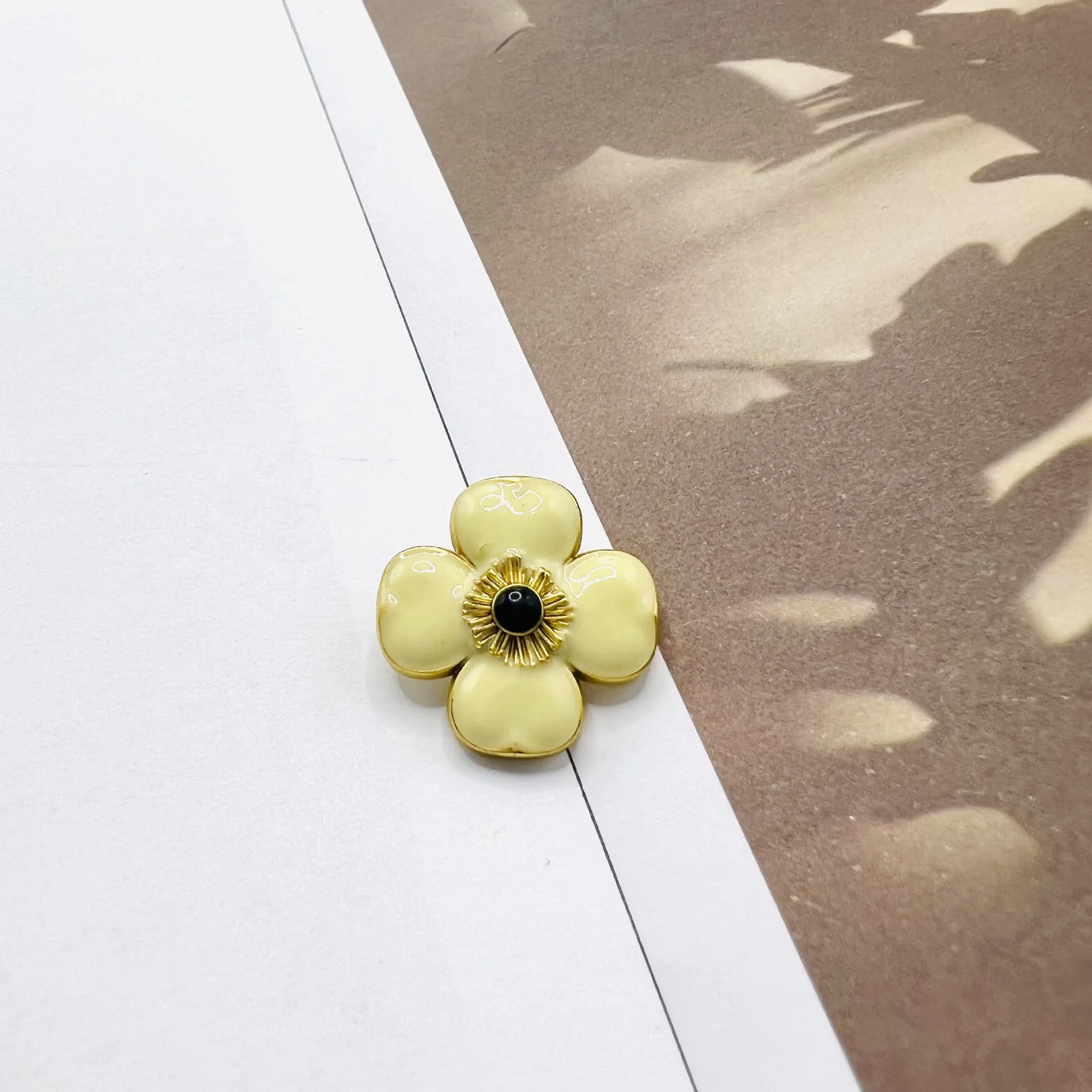 6Pcs Fashion Sunflower Metal Button Suit Coat  Knit Sweater Four Leaf Tweed Fabric Decorative Button