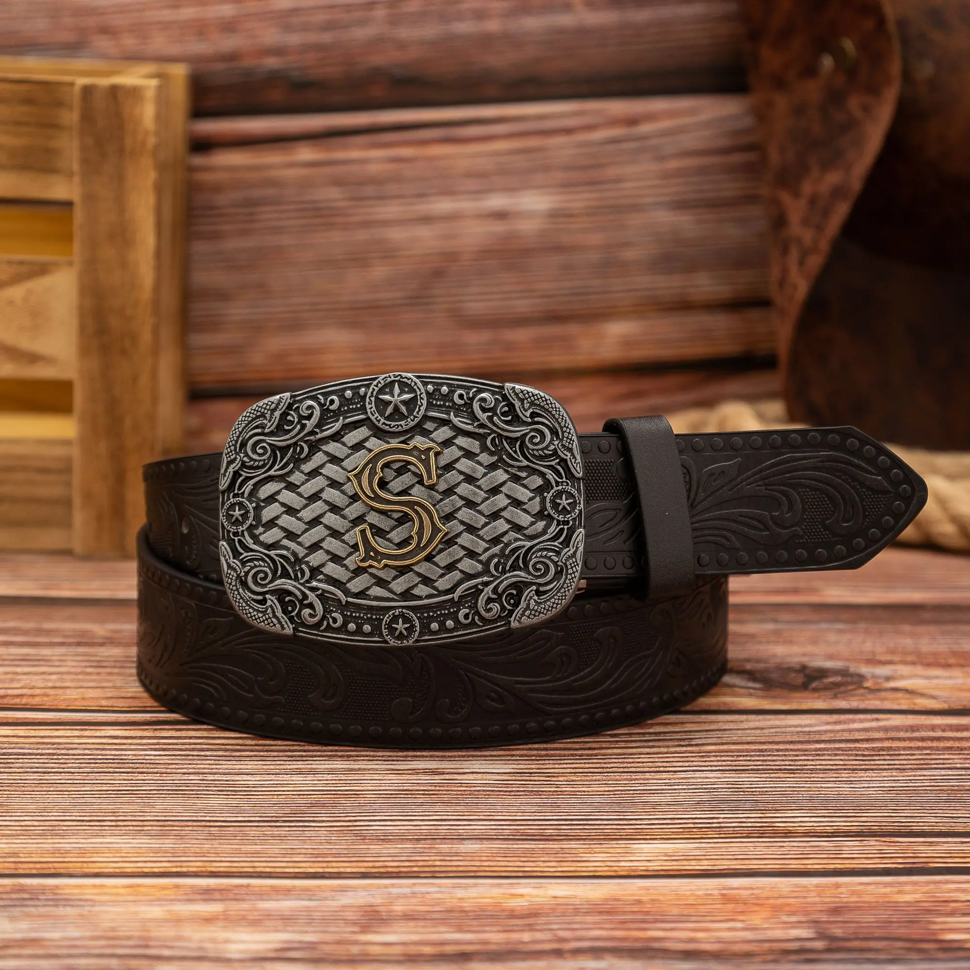 Woven pattern angular letter accessories in zinc alloy buckle, trendy and unique phoenix tail pattern PU embossed leather belt,