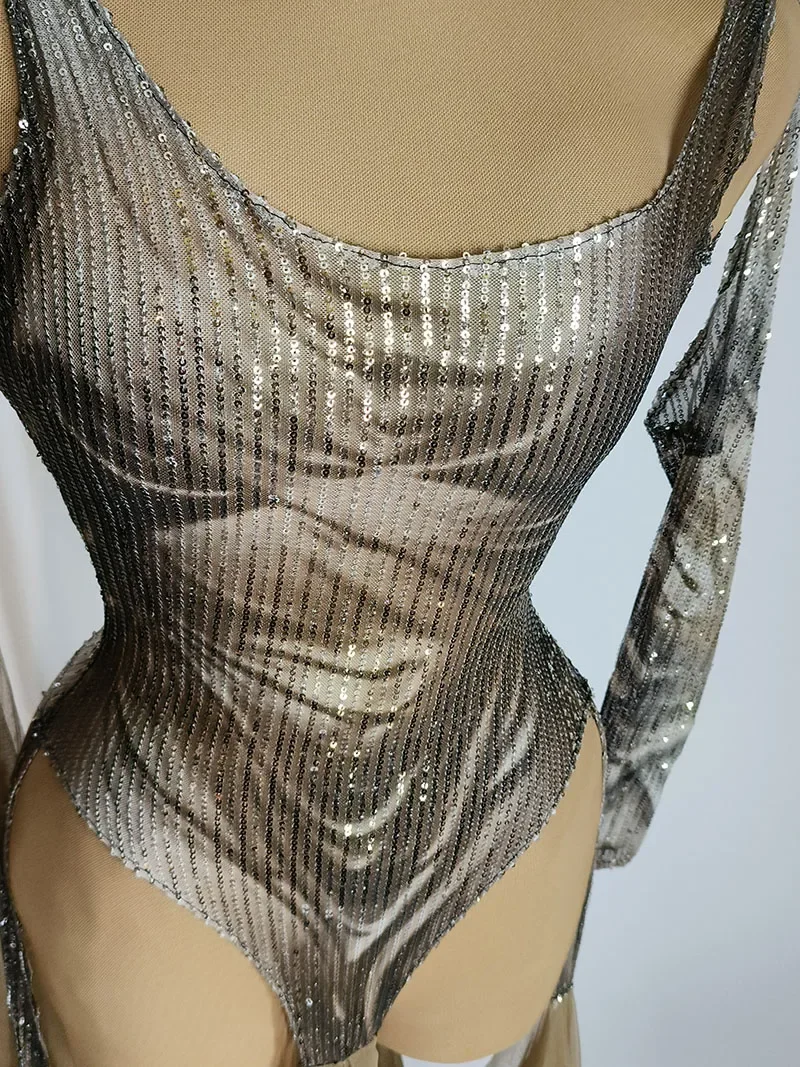 Vestido de noite manga comprida com cauda de malha, nu, lantejoula prateada, moda de alta temperatura, festa sexy, novo design