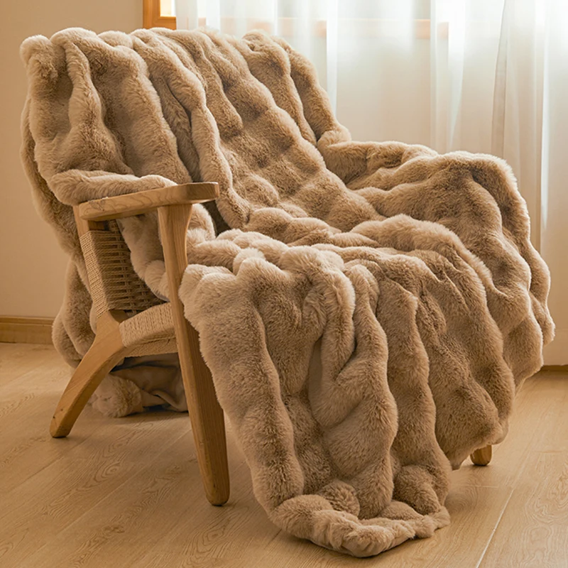 Luxury Solid Color Faux Rabbit Fur Blanket Winter Thickened Warm Faux Fur Blanket Soft Fluffy Throws Blankets for Sofa Bed Naps