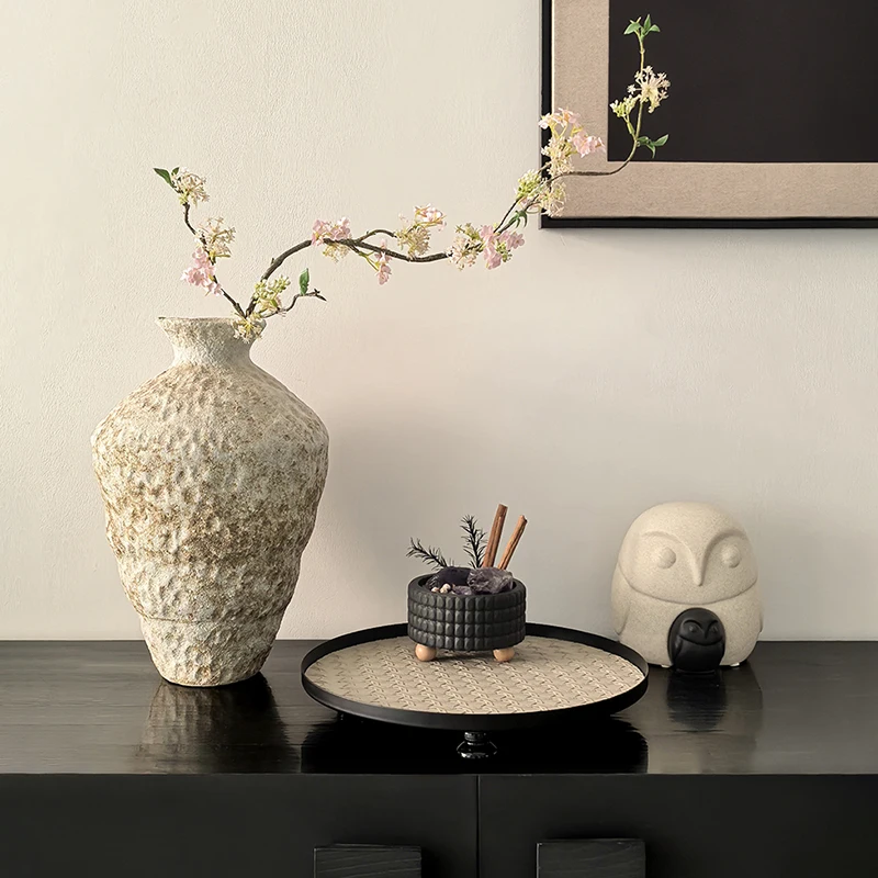 

Retro Jingdezhen ceramic vase surprised by the quiet wind handmade coarse pottery pot Zen tea room soft decoration ornament