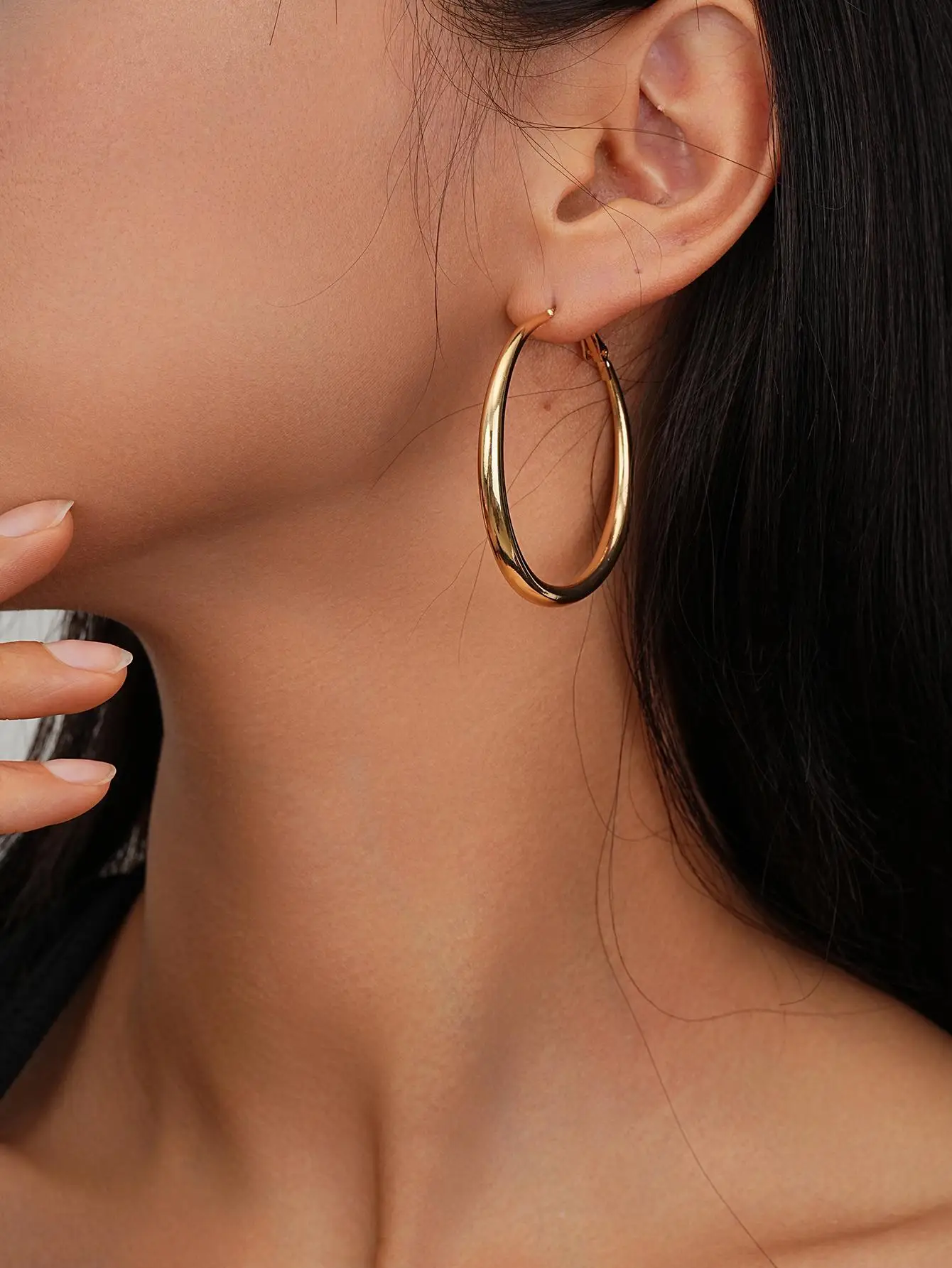 

Minimalist Gold-Tone Large Hoop Earrings for Women, Daily or Party Wear