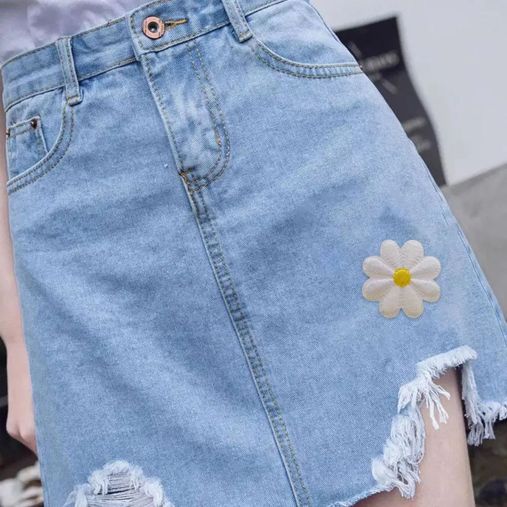 

40pcs Daisy Embroidery Patch DIY Sewing Ironing Patch For Clothing Thermoadhesive Patches On Clothes Jacket Sew DIY Accesso P2M1