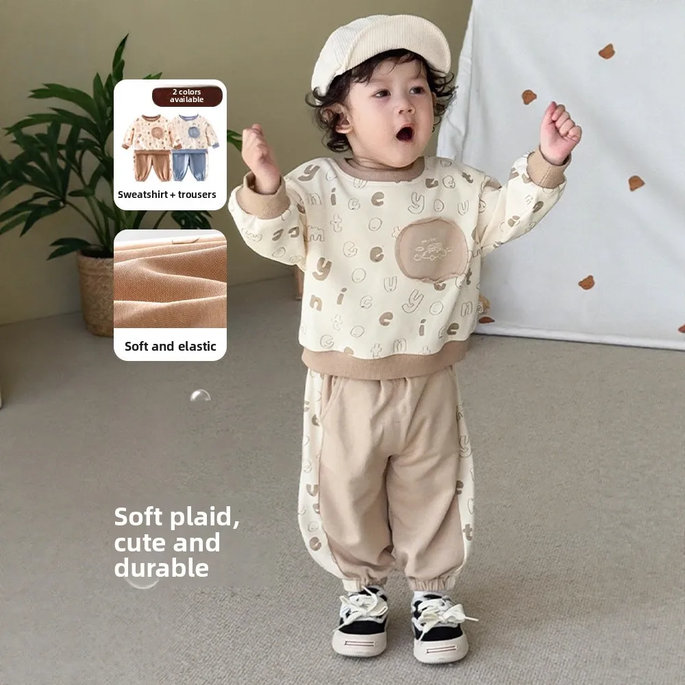 

Детский модный комплект, новинка 2025, осенняя тканевая толстовка с цветными блоками для мальчиков, детские штаны с надписью, комплект из двух предметов