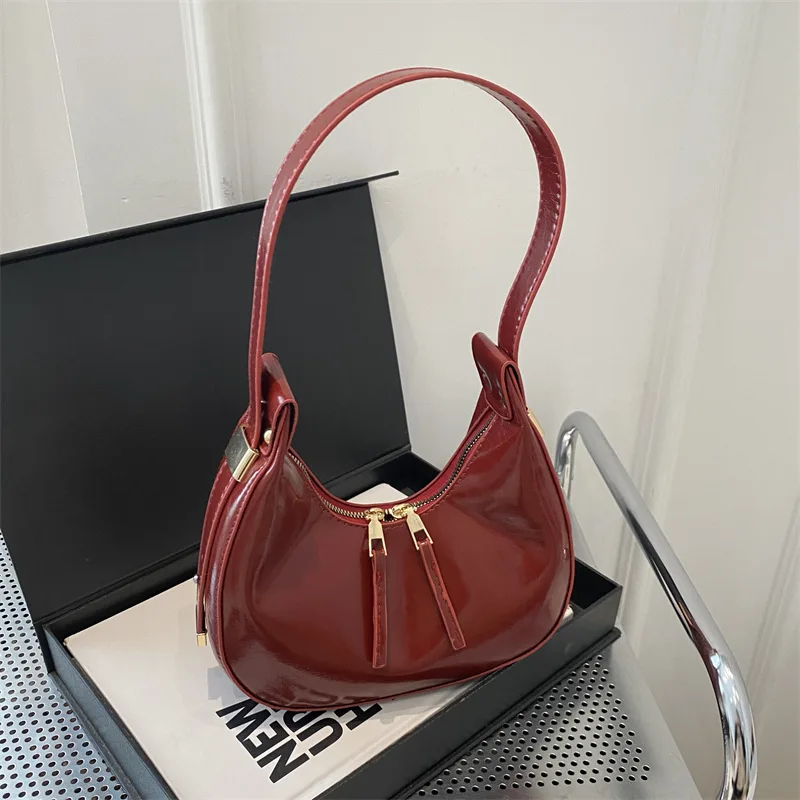 

2025 New Red Patent Leather Shoulder Bag for Women, Vibrant Underarm Purse, Chic Glossy Crossbody Bag, Modern & Elegant​