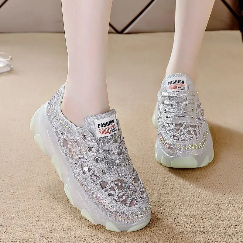 

​ Лето 2025 г., женские дышащие кроссовки из тонкой сетки, массивные кроссовки, повседневная спортивная обувь ​ для женщин модная обувь с кристаллами