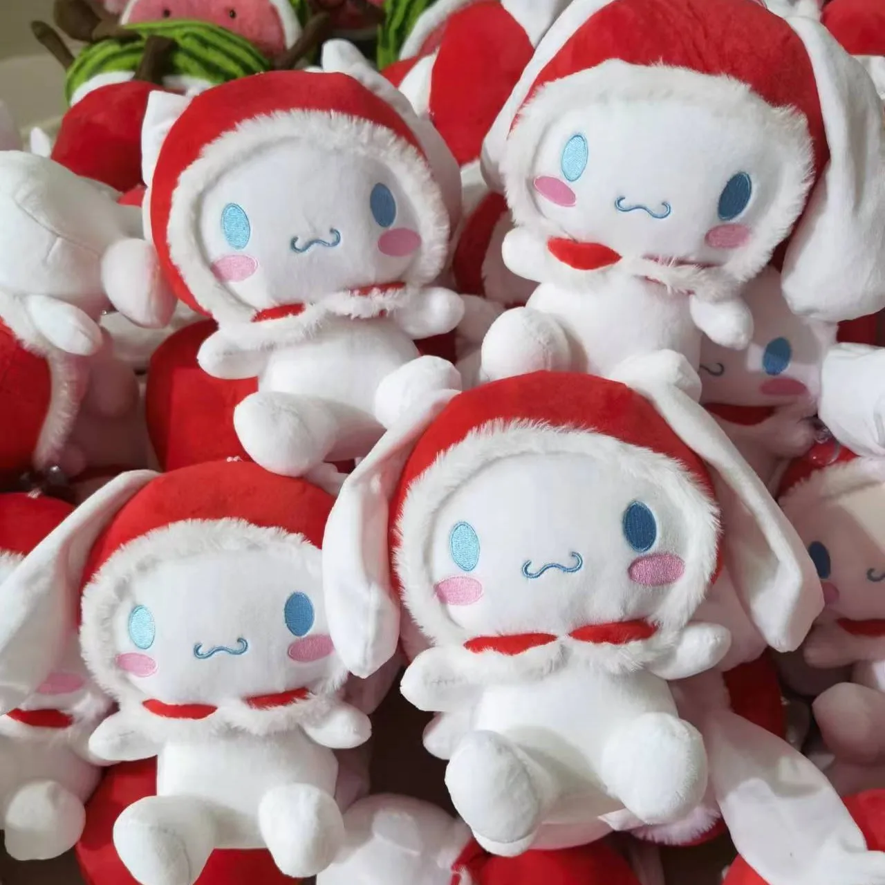 

Новинка 2024, милая мультяшная собака Sanrio с корицей, 25 см, плюшевая игрушка, плюшевая кукла, украшение для дома, подарок на день рождения для детей