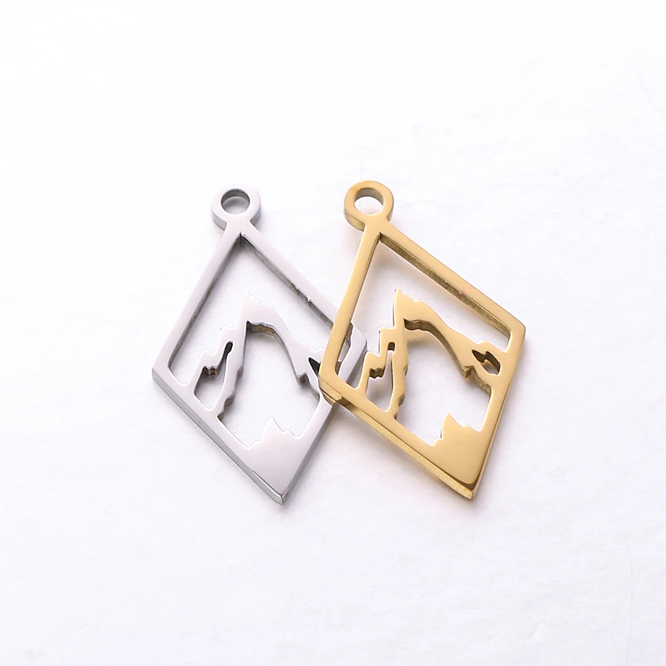 5 Stück schnee bedeckte Bergs pitze bezaubert hohle Geometrie Edelstahl Anhänger hand gefertigte Halskette Armband DIY Schmuck machen Ergebnisse – Detail 4