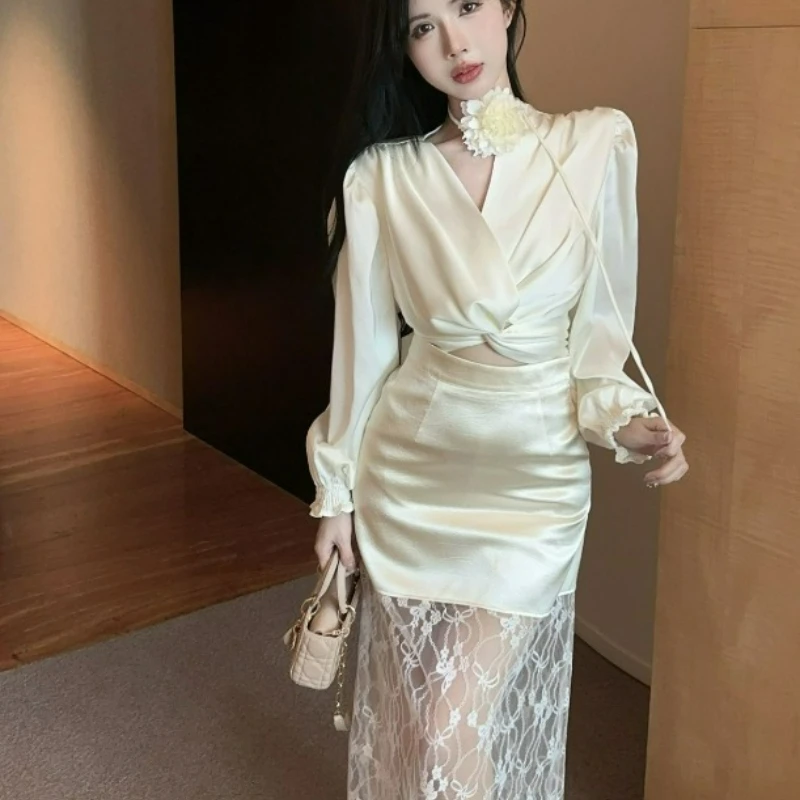 

Новый стиль, модная элегантная женская сексуальная высококачественная атласная рубашка с цветочным принтом, топ и юбка с длинными рукавами, комплект для женщин, весна-осень 2026