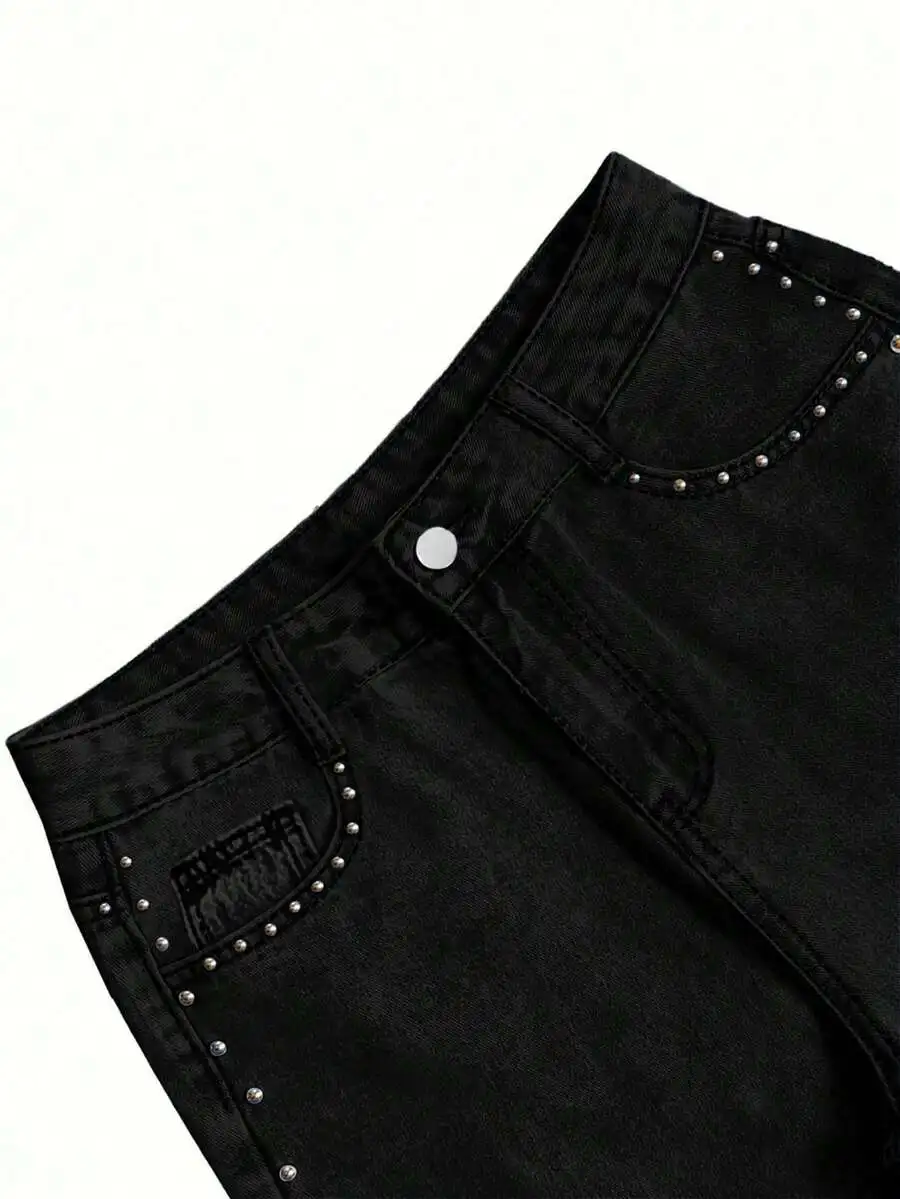 

Plus Size Women Loose Straight Leg Jeans With Rivets