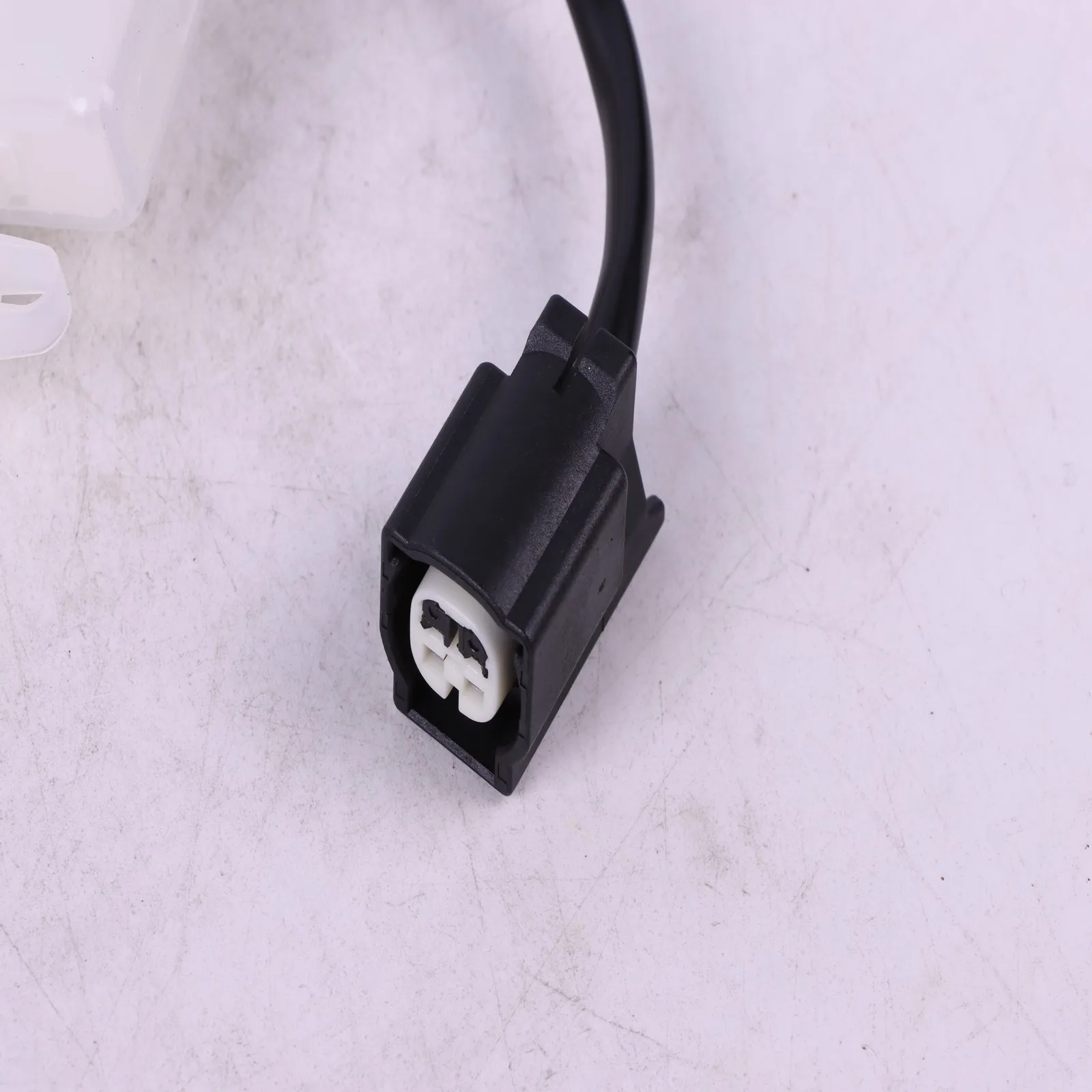 

Кнопка люка Защелка багажника Переключатель открывания двери багажника OE # 84840-35010 ДЛЯ Runner 2003-2023 Автомобильные аксессуары