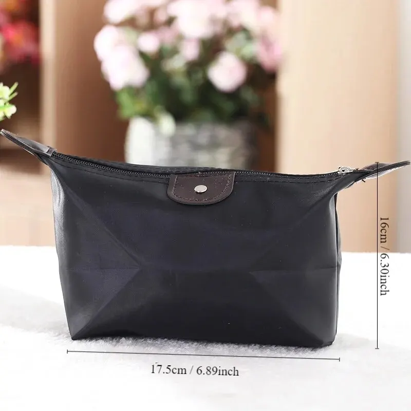 1pc Borsa per il trucco con dettagli patch color caramello Borsa per il lavaggio cosmetico pieghevole impermeabile tipo gnocco per ragazze e donne