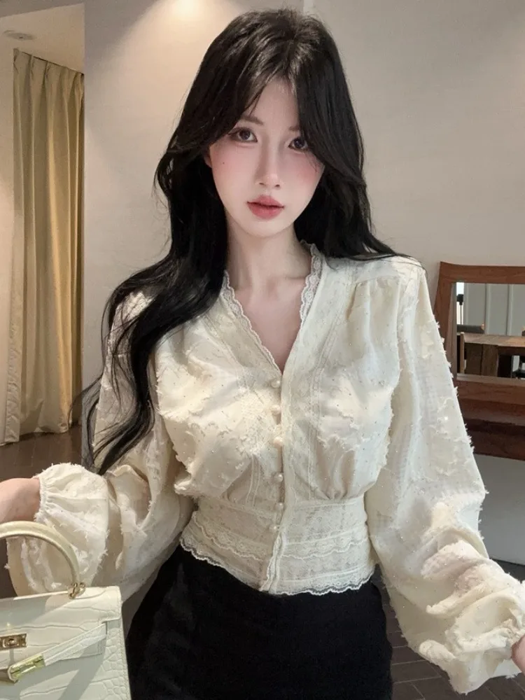 

Elegant Long Sleeve Diamond Embellished Slim Fit Shirt V-Neck Waist Cinched Spring Summer New Style Women's Fashion Top
